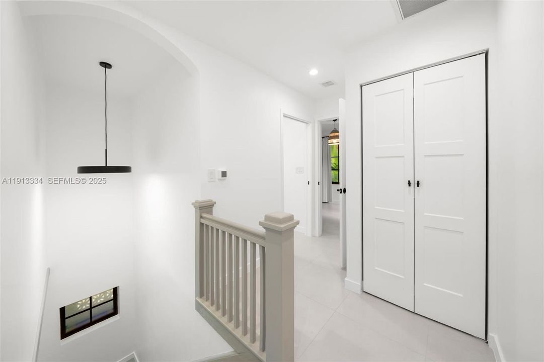 En Renta: $13,500 (4 camas, 3 baños, 2549 Pies cuadrados)