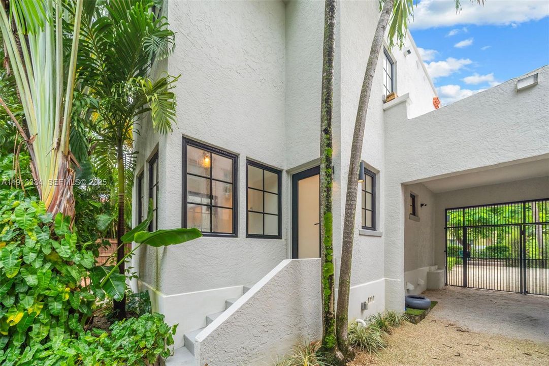 En Renta: $13,500 (4 camas, 3 baños, 2549 Pies cuadrados)