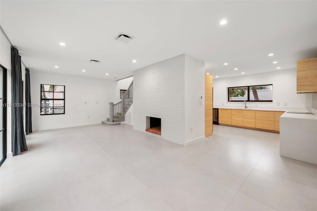 En Renta: $13,500 (4 camas, 3 baños, 2549 Pies cuadrados)