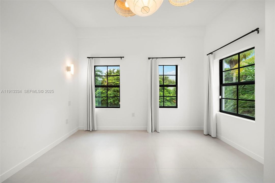 En Renta: $13,500 (4 camas, 3 baños, 2549 Pies cuadrados)