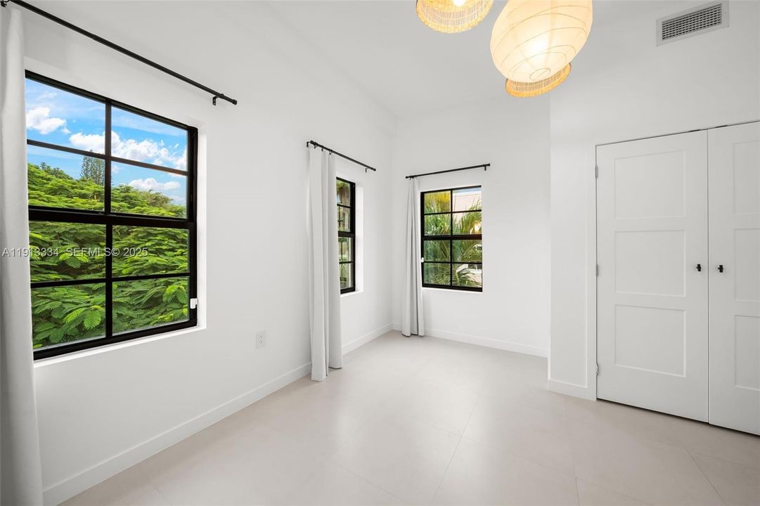 En Renta: $13,500 (4 camas, 3 baños, 2549 Pies cuadrados)