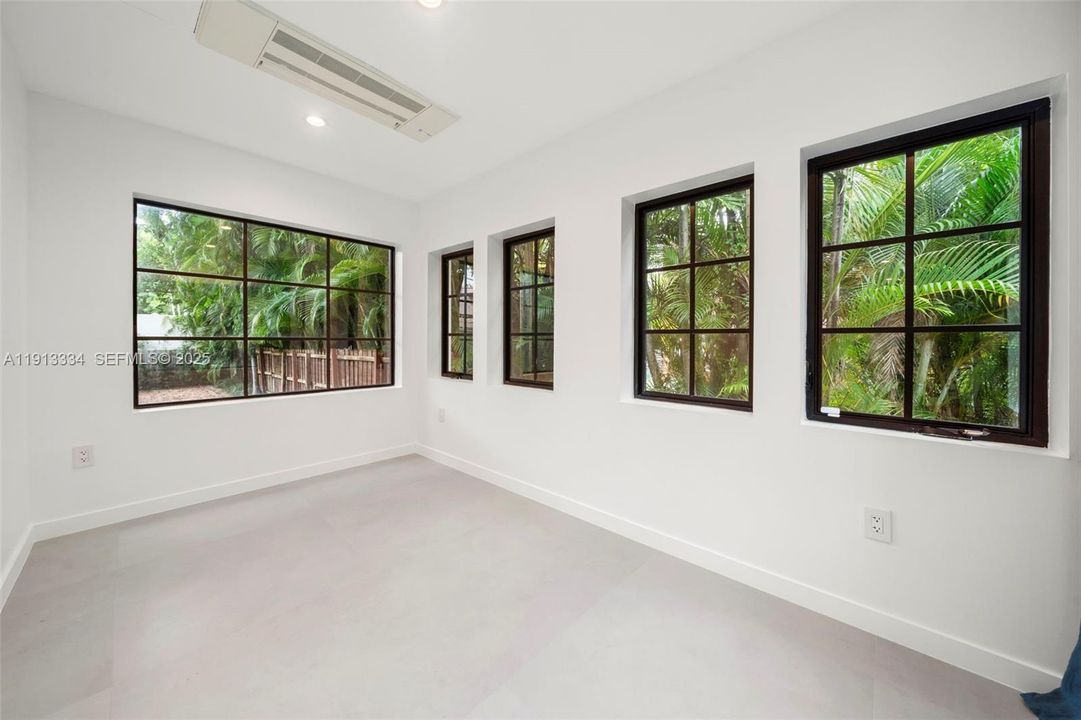 En Renta: $13,500 (4 camas, 3 baños, 2549 Pies cuadrados)