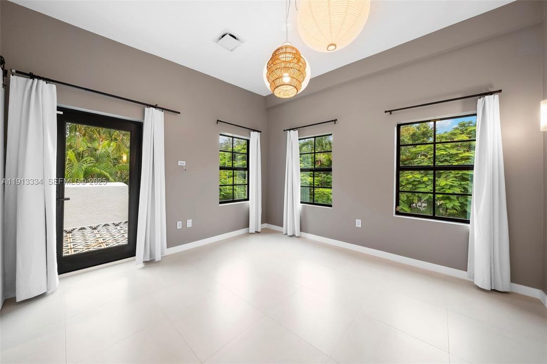 En Renta: $13,500 (4 camas, 3 baños, 2549 Pies cuadrados)