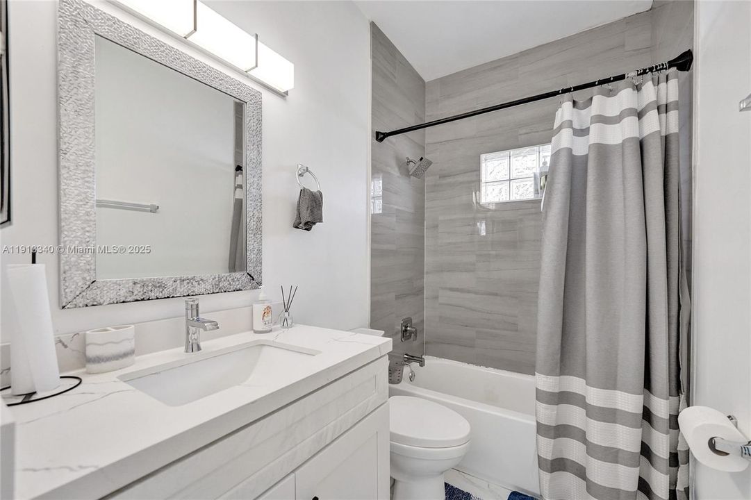 For Rent: $3,950 (3 beds, 2 baths, 1495 Square Feet)