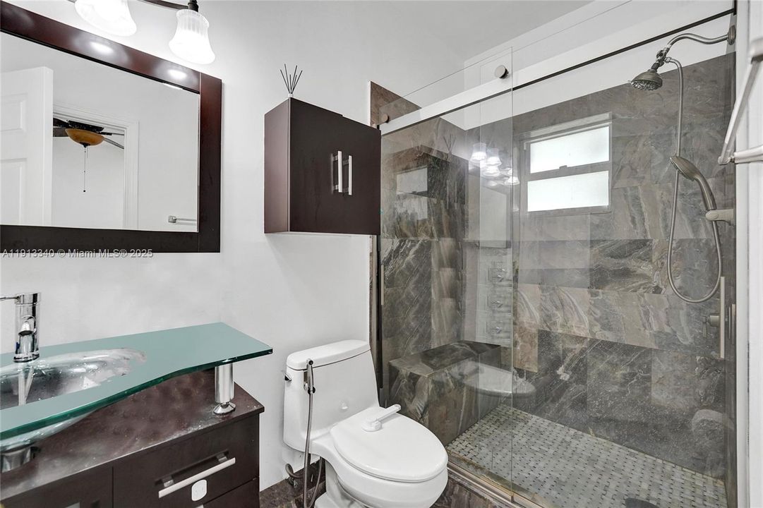 For Rent: $3,950 (3 beds, 2 baths, 1495 Square Feet)