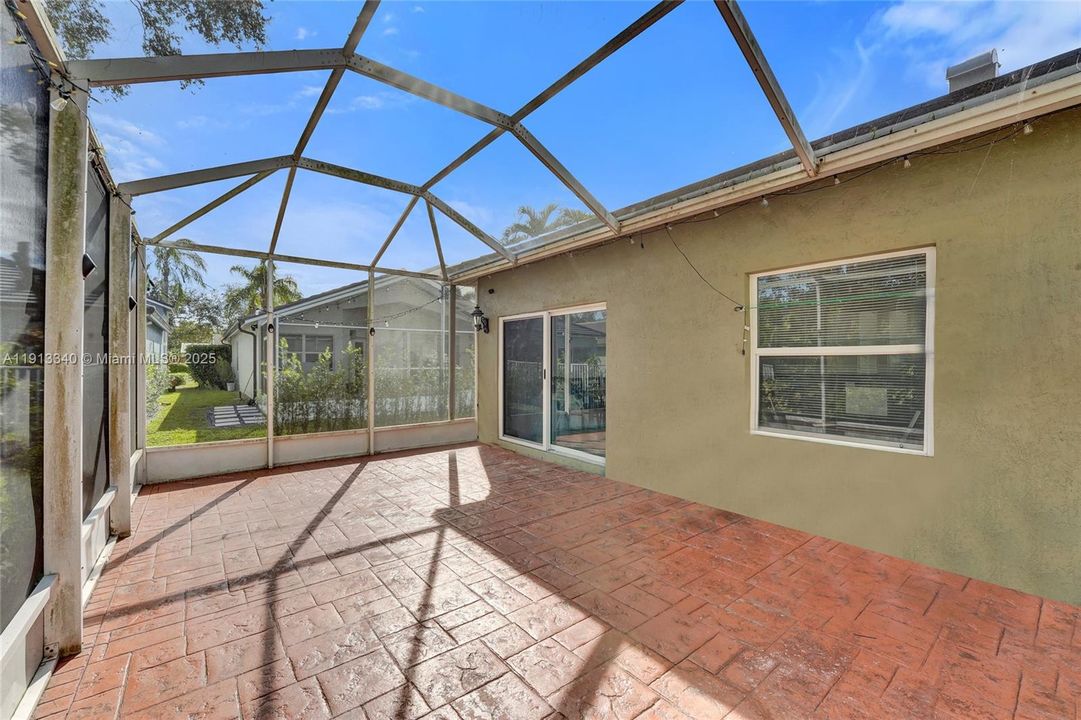 For Rent: $3,950 (3 beds, 2 baths, 1495 Square Feet)