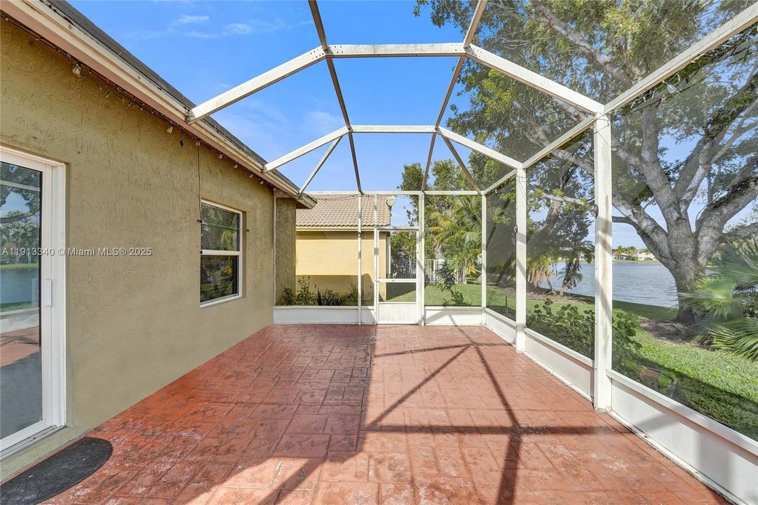 For Rent: $3,950 (3 beds, 2 baths, 1495 Square Feet)