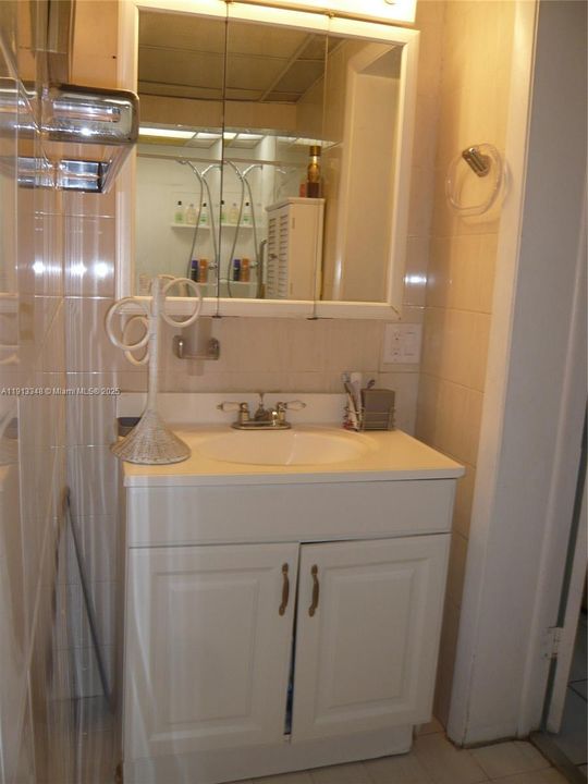 合同活跃: $539,900 (3 贝兹, 2 浴室, 1460 平方英尺)