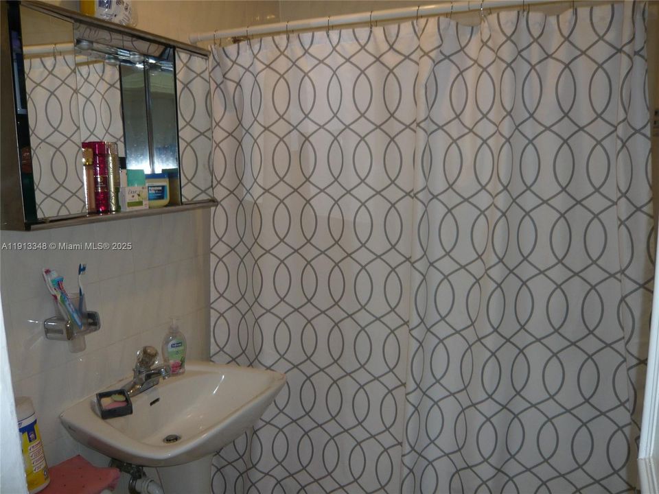 合同活跃: $539,900 (3 贝兹, 2 浴室, 1460 平方英尺)