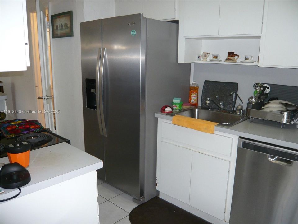 合同活跃: $539,900 (3 贝兹, 2 浴室, 1460 平方英尺)