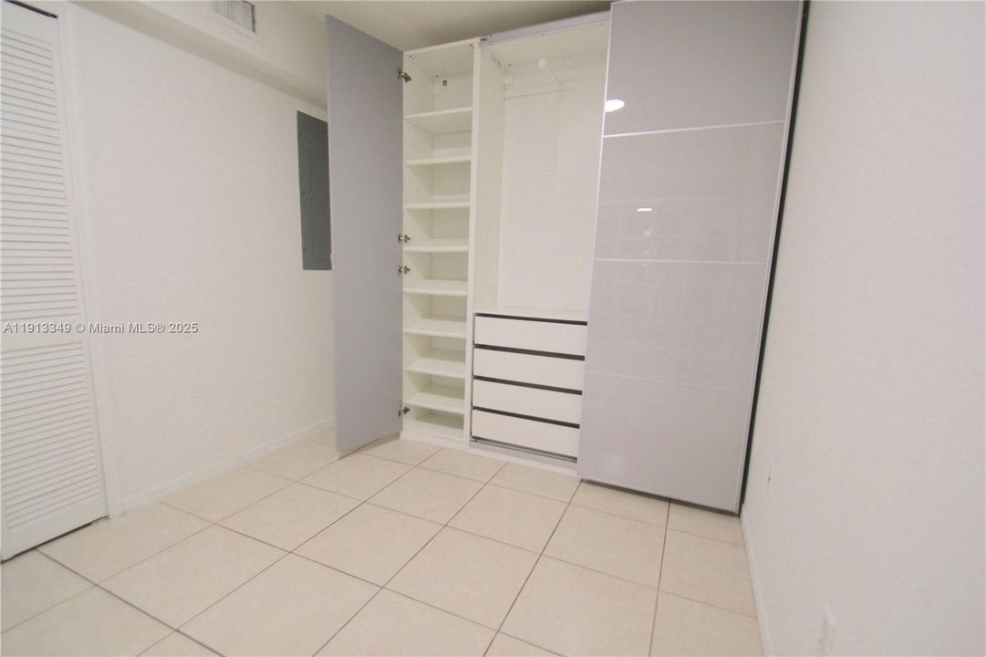 En Venta: $245,000 (1 camas, 1 baños, 718 Pies cuadrados)