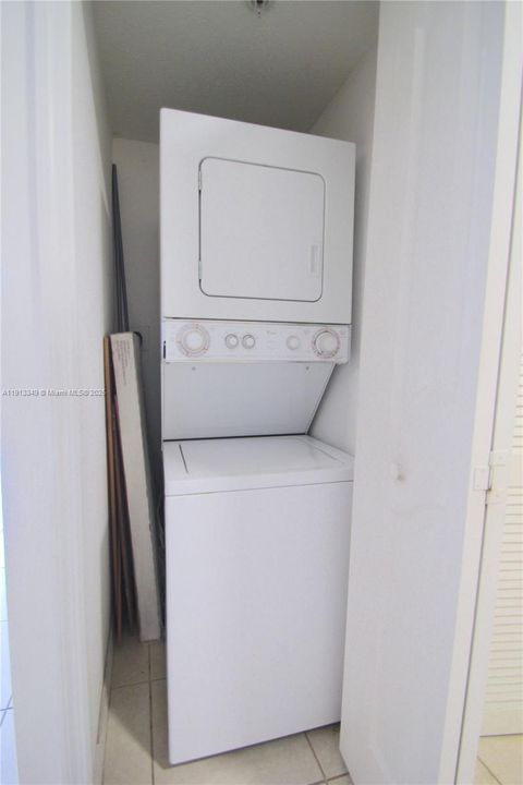 En Venta: $245,000 (1 camas, 1 baños, 718 Pies cuadrados)