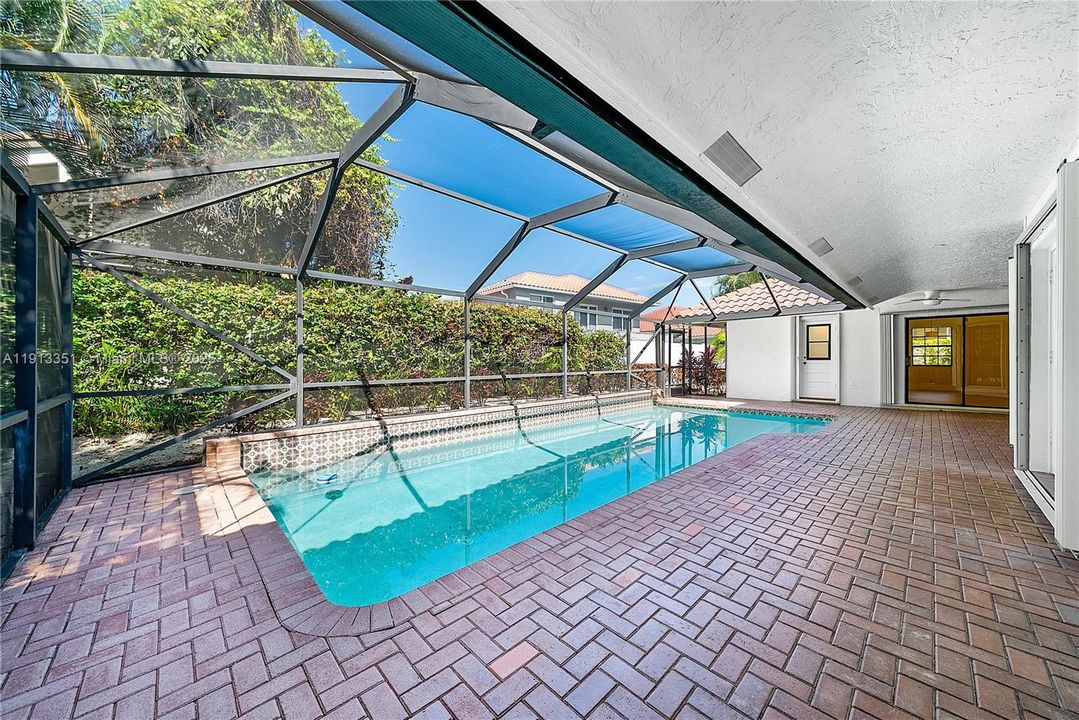 For Sale: $1,050,000 (4 beds, 2 baths, 2360 Square Feet)