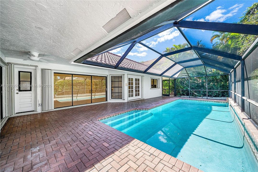 For Sale: $1,050,000 (4 beds, 2 baths, 2360 Square Feet)