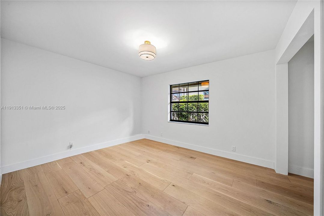 For Sale: $1,050,000 (4 beds, 2 baths, 2360 Square Feet)