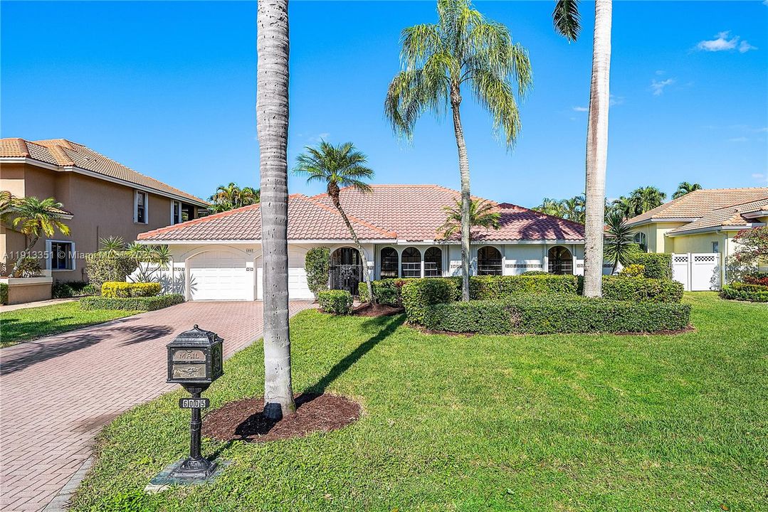 For Sale: $1,050,000 (4 beds, 2 baths, 2360 Square Feet)