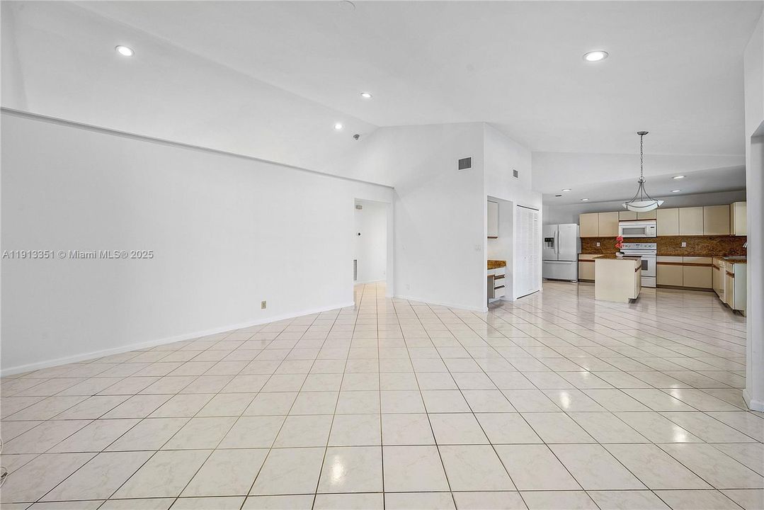 For Sale: $1,050,000 (4 beds, 2 baths, 2360 Square Feet)