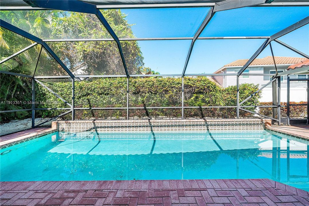 For Sale: $1,050,000 (4 beds, 2 baths, 2360 Square Feet)