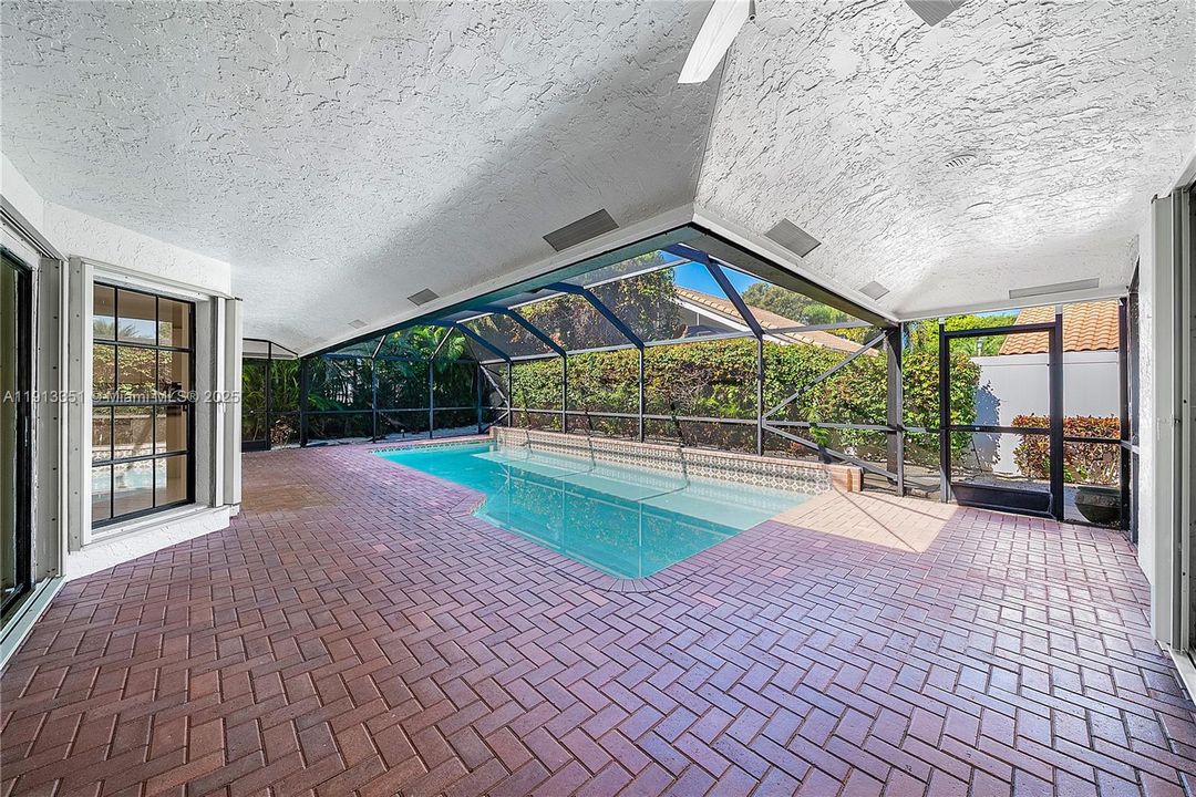 For Sale: $1,050,000 (4 beds, 2 baths, 2360 Square Feet)