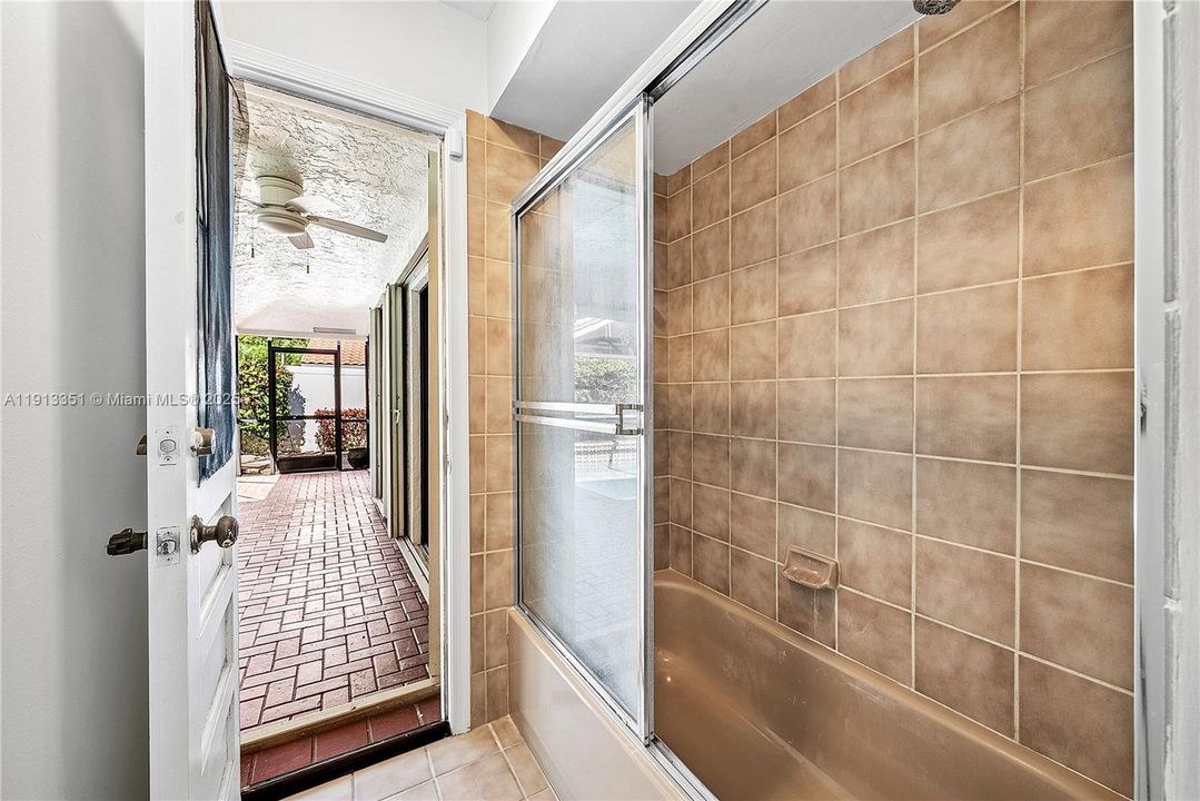 For Sale: $1,050,000 (4 beds, 2 baths, 2360 Square Feet)