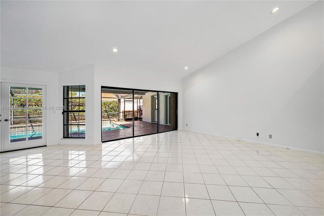 For Sale: $1,050,000 (4 beds, 2 baths, 2360 Square Feet)