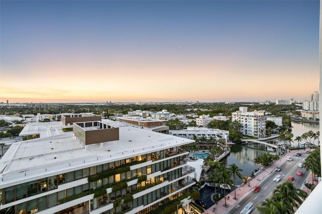 待售: $5,500,000 (3 贝兹, 3 浴室, 2480 平方英尺)