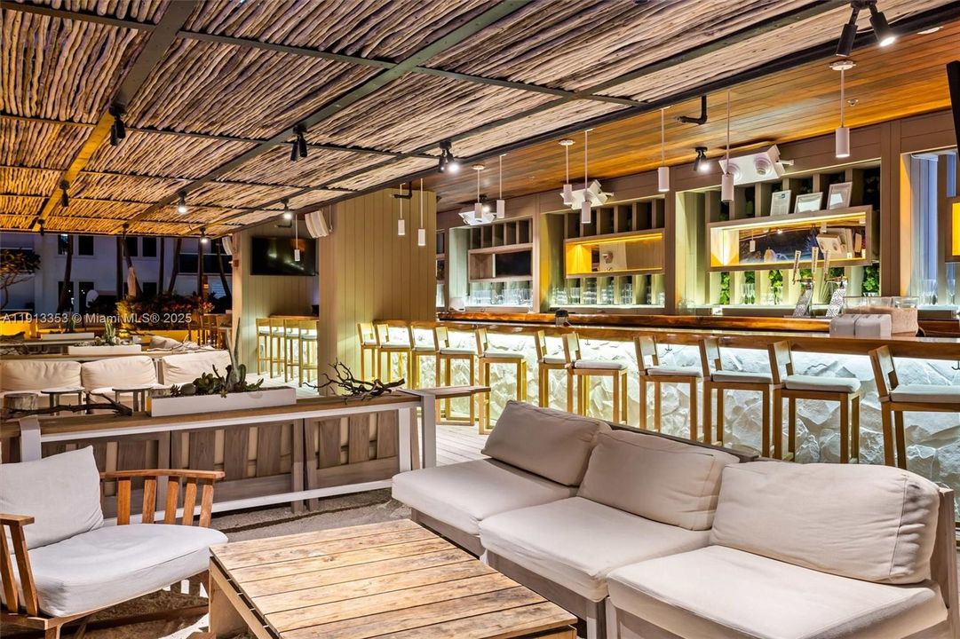 待售: $5,500,000 (3 贝兹, 3 浴室, 2480 平方英尺)