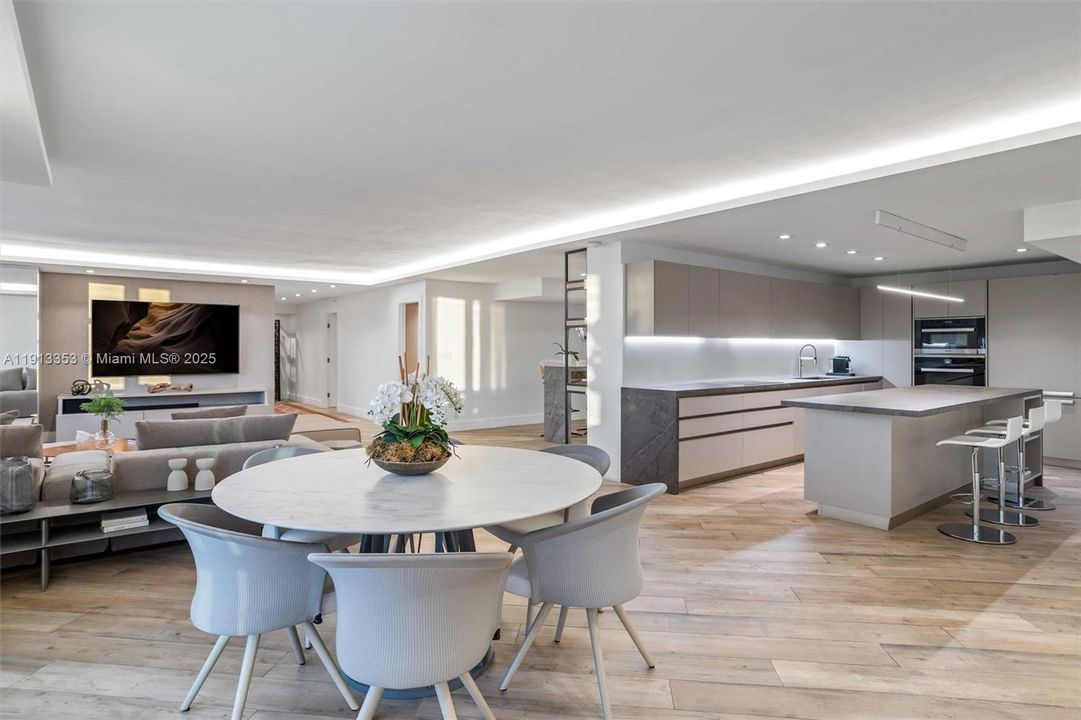 待售: $5,500,000 (3 贝兹, 3 浴室, 2480 平方英尺)