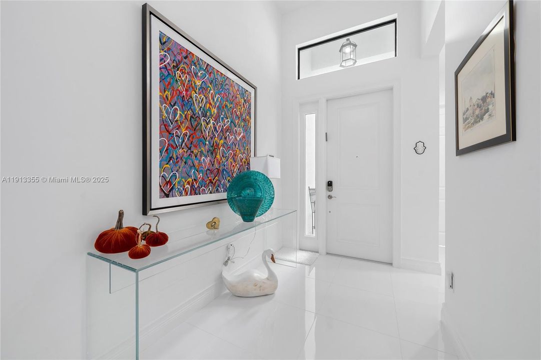 Activo con contrato: $1,650,000 (3 camas, 3 baños, 2460 Pies cuadrados)