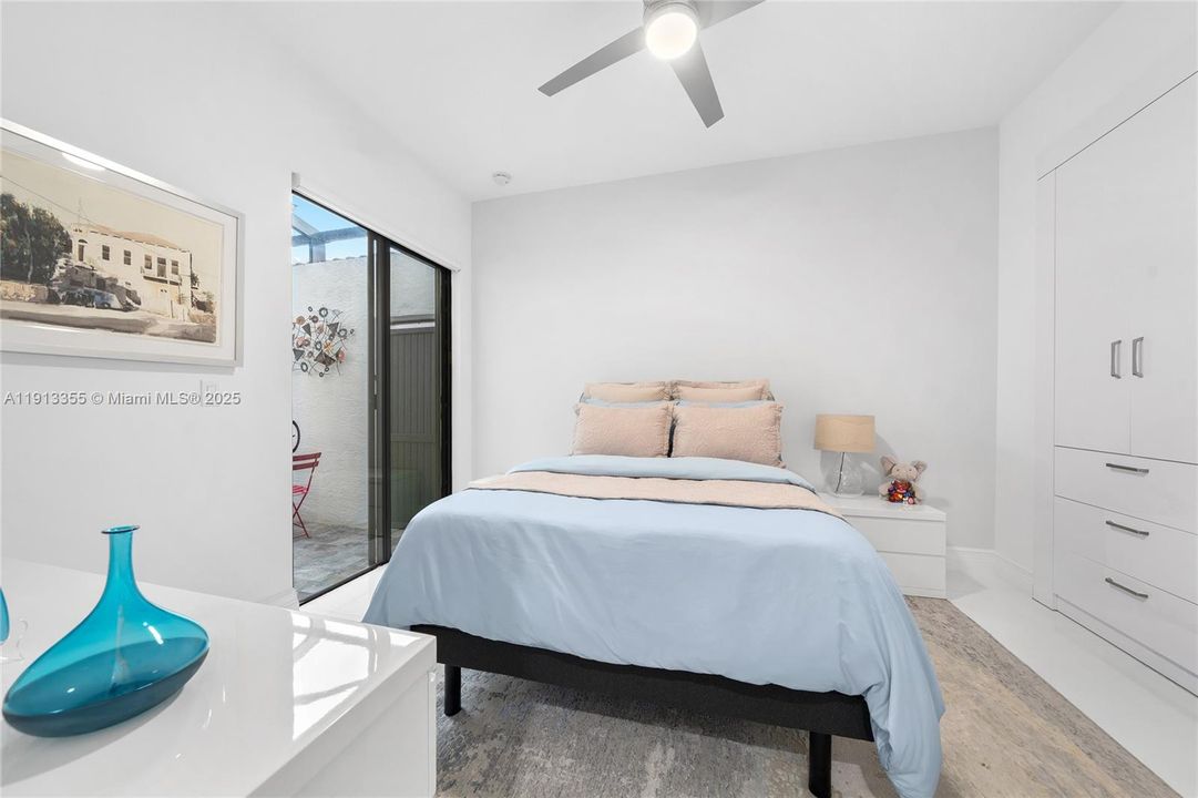 Activo con contrato: $1,650,000 (3 camas, 3 baños, 2460 Pies cuadrados)