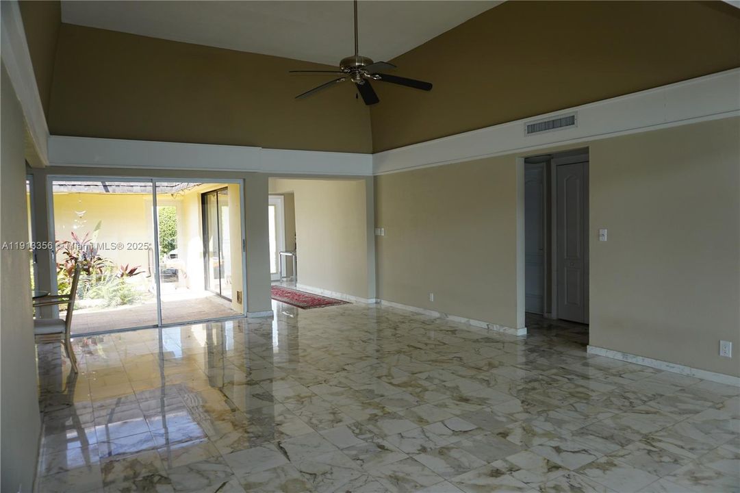 На продажу: $635,000 (3 спален, 2 ванн, 3224 Квадратных фут)