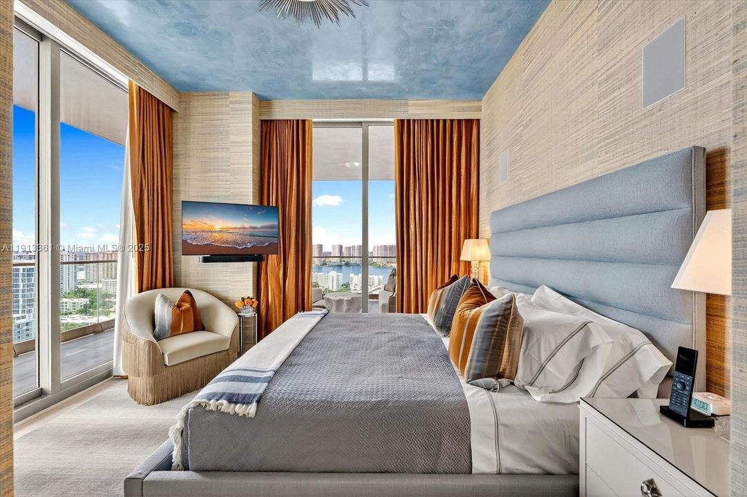 For Sale: $10,900,000 (5 beds, 7 baths, 4131 Square Feet)