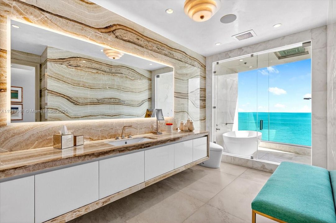 For Sale: $10,900,000 (5 beds, 7 baths, 4131 Square Feet)