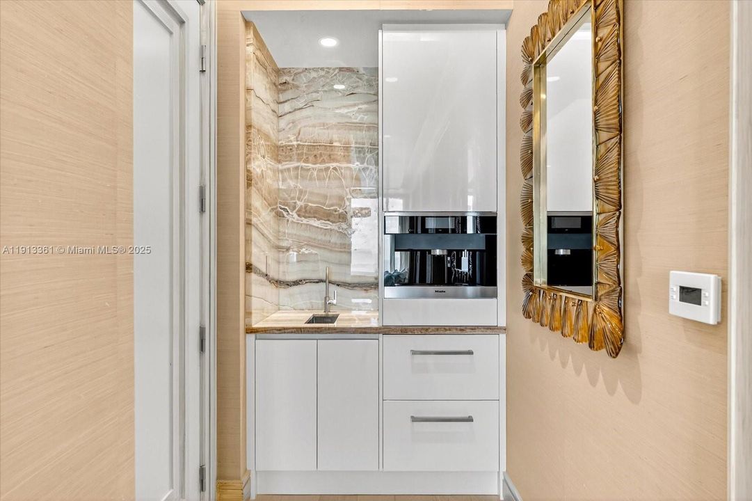 For Sale: $10,900,000 (5 beds, 7 baths, 4131 Square Feet)