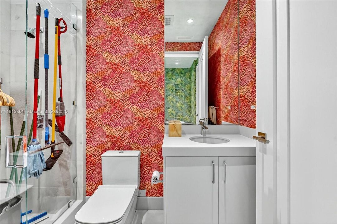 For Sale: $10,900,000 (5 beds, 7 baths, 4131 Square Feet)