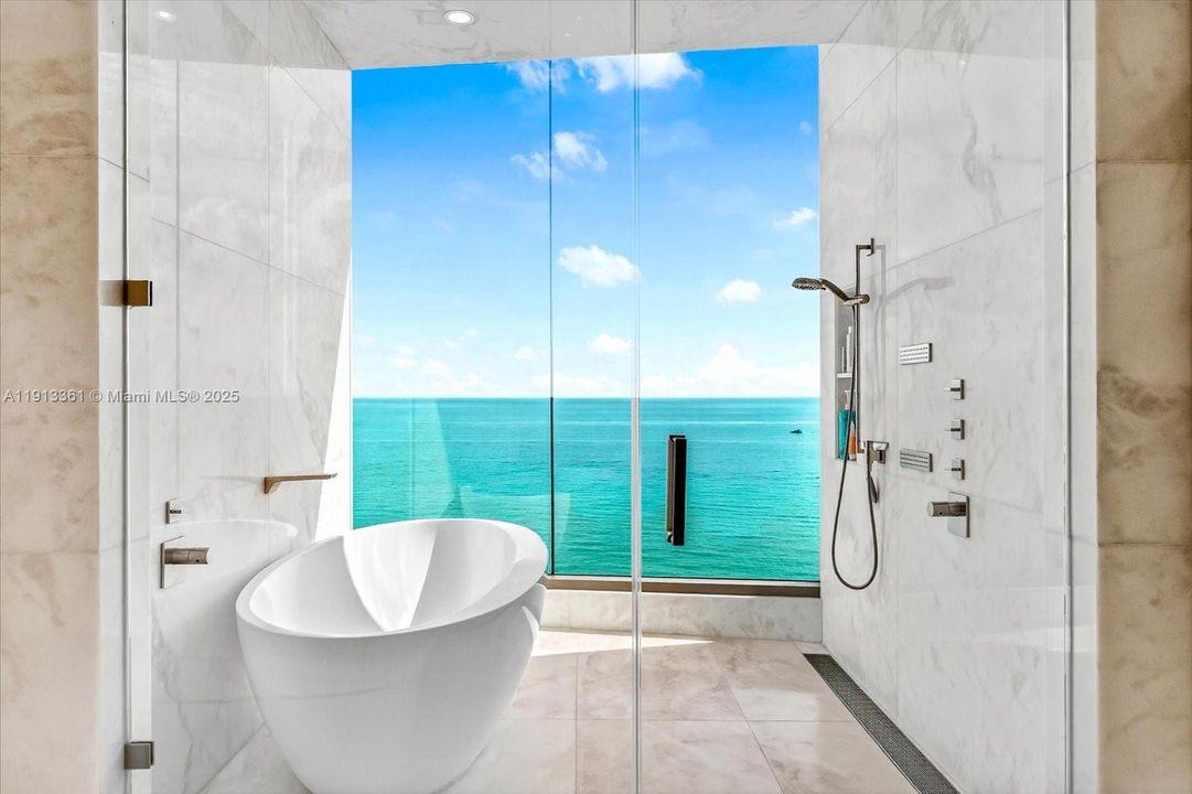 For Sale: $10,900,000 (5 beds, 7 baths, 4131 Square Feet)