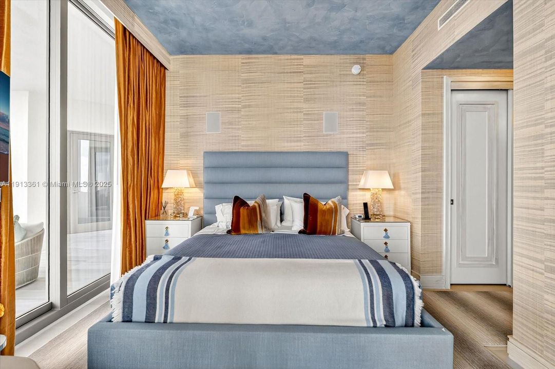 For Sale: $10,900,000 (5 beds, 7 baths, 4131 Square Feet)