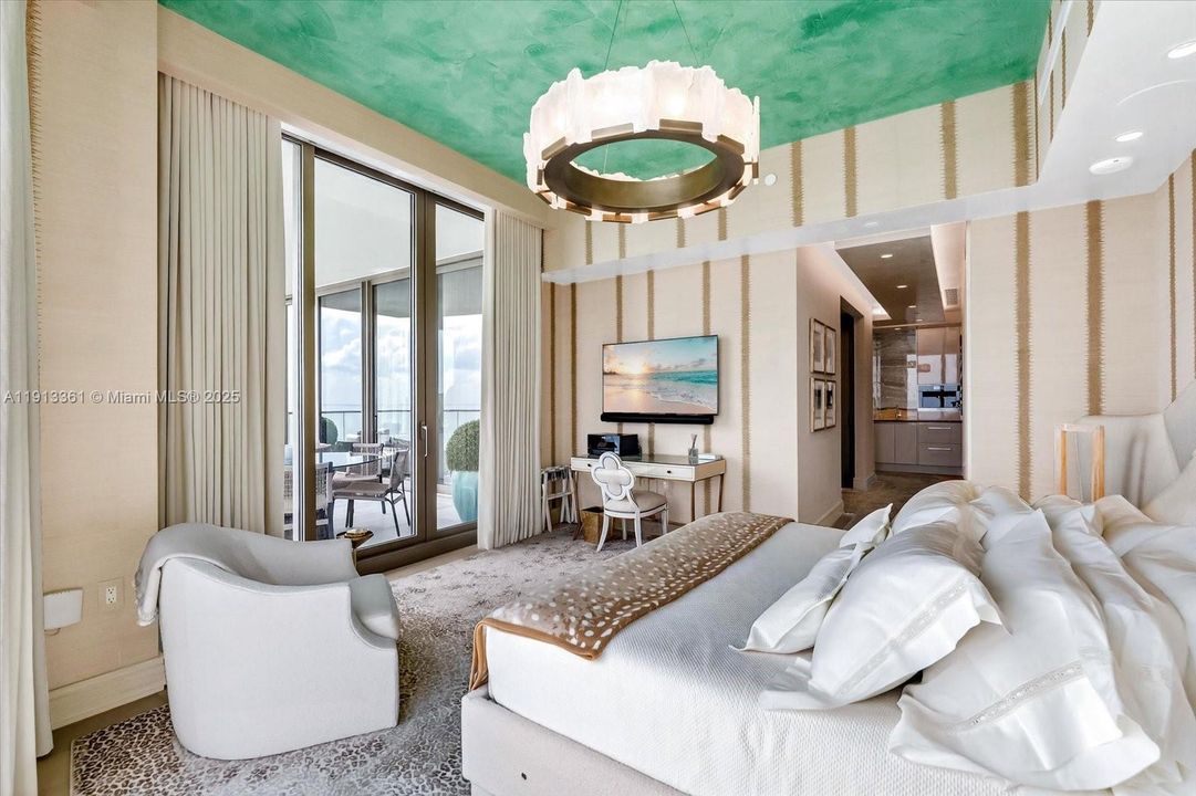 For Sale: $10,900,000 (5 beds, 7 baths, 4131 Square Feet)