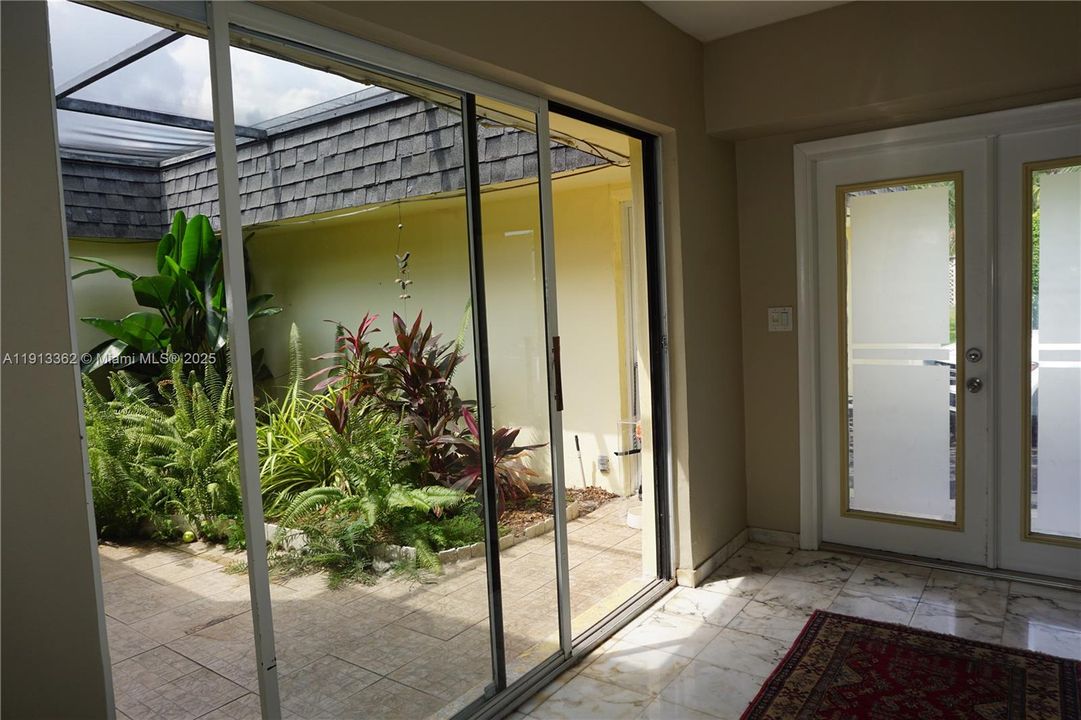 For Rent: $4,750 (3 beds, 2 baths, 3224 Square Feet)