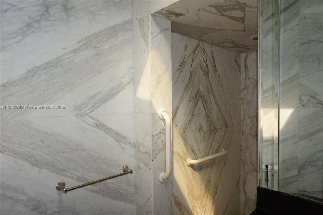 For Rent: $4,750 (3 beds, 2 baths, 3224 Square Feet)