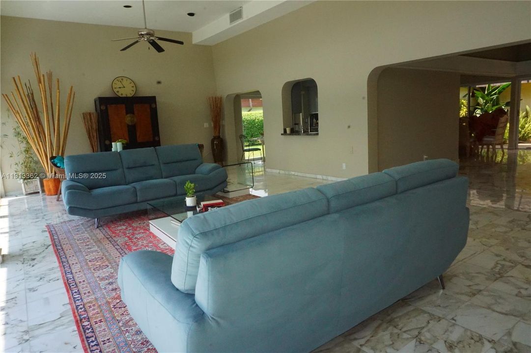 For Rent: $4,750 (3 beds, 2 baths, 3224 Square Feet)