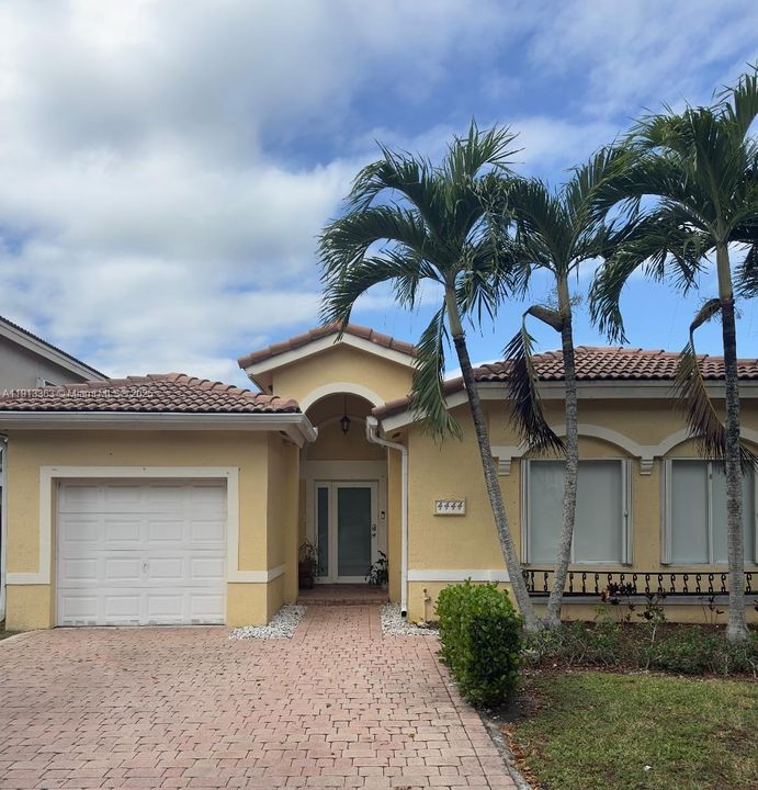 Active With Contract: $3,700 (3 beds, 2 baths, 1728 Square Feet)