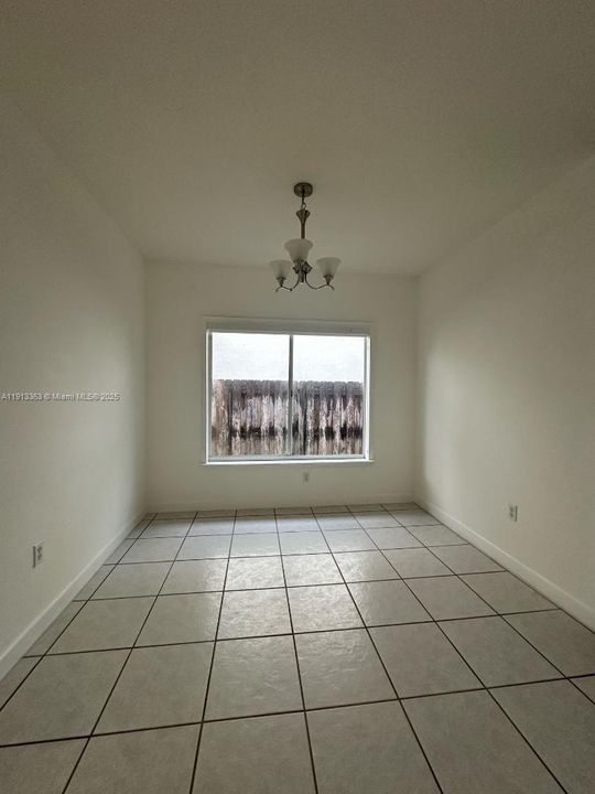 Active With Contract: $3,700 (3 beds, 2 baths, 1728 Square Feet)