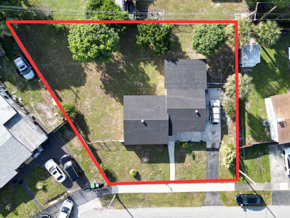 合同活跃: $570,000 (3 贝兹, 2 浴室, 1603 平方英尺)