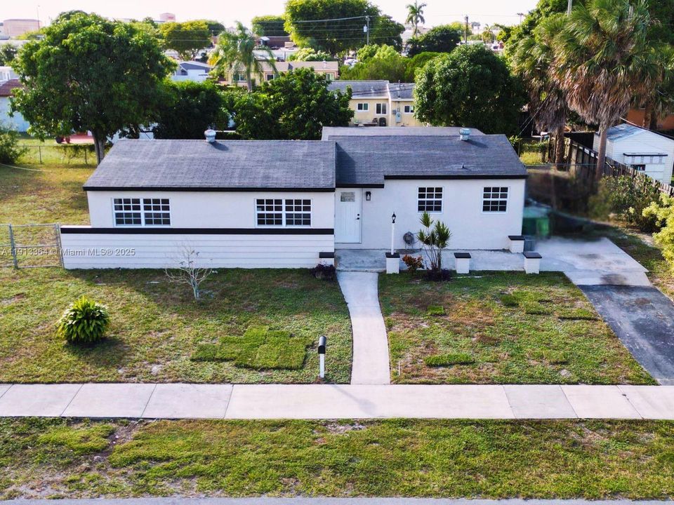 合同活跃: $570,000 (3 贝兹, 2 浴室, 1603 平方英尺)