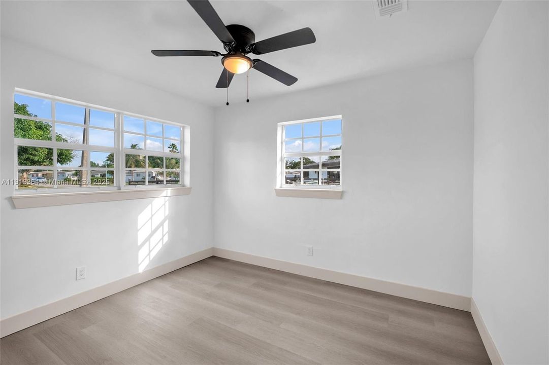 合同活跃: $570,000 (3 贝兹, 2 浴室, 1603 平方英尺)