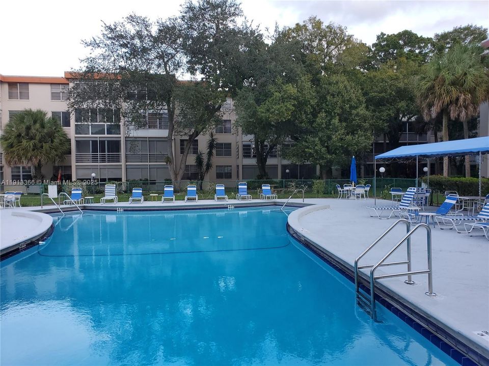 На продажу: $79,900 (1 спален, 1 ванн, 705 Квадратных фут)