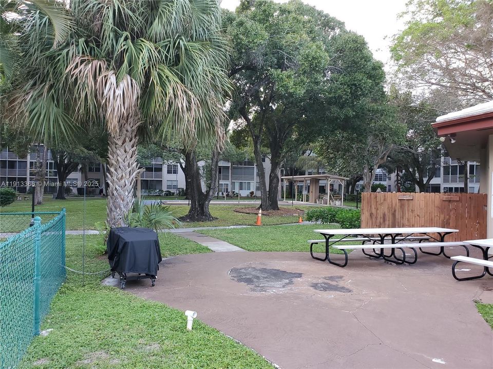 На продажу: $79,900 (1 спален, 1 ванн, 705 Квадратных фут)