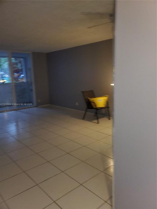 На продажу: $79,900 (1 спален, 1 ванн, 705 Квадратных фут)