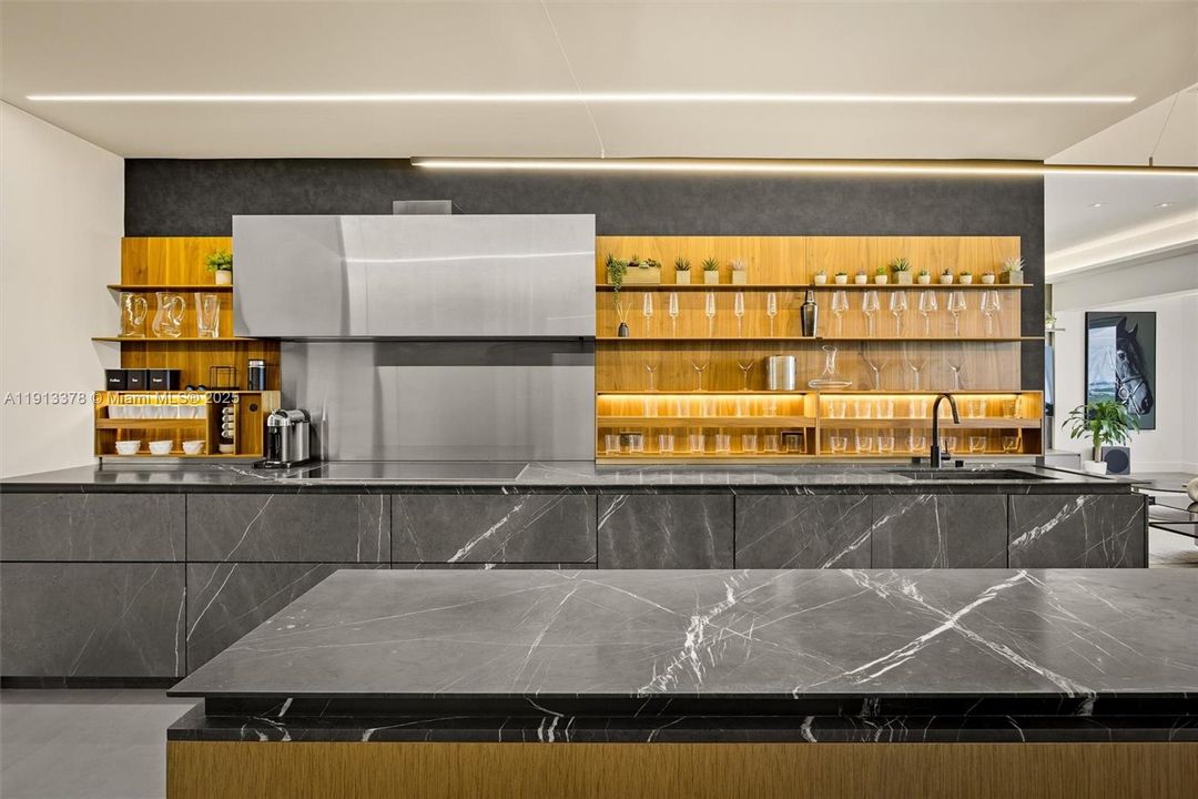 待售: $2,990,000 (2 贝兹, 2 浴室, 1640 平方英尺)